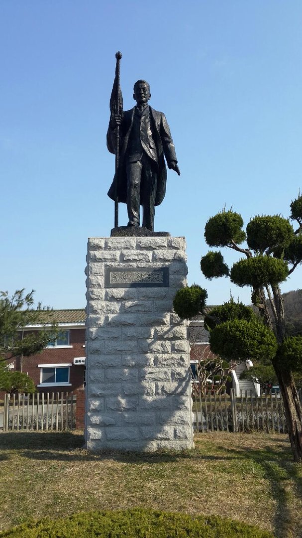 안중근의사 동상(장성) 사진