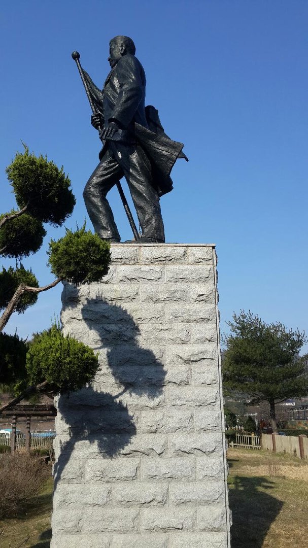 안중근의사 동상(장성) 사진