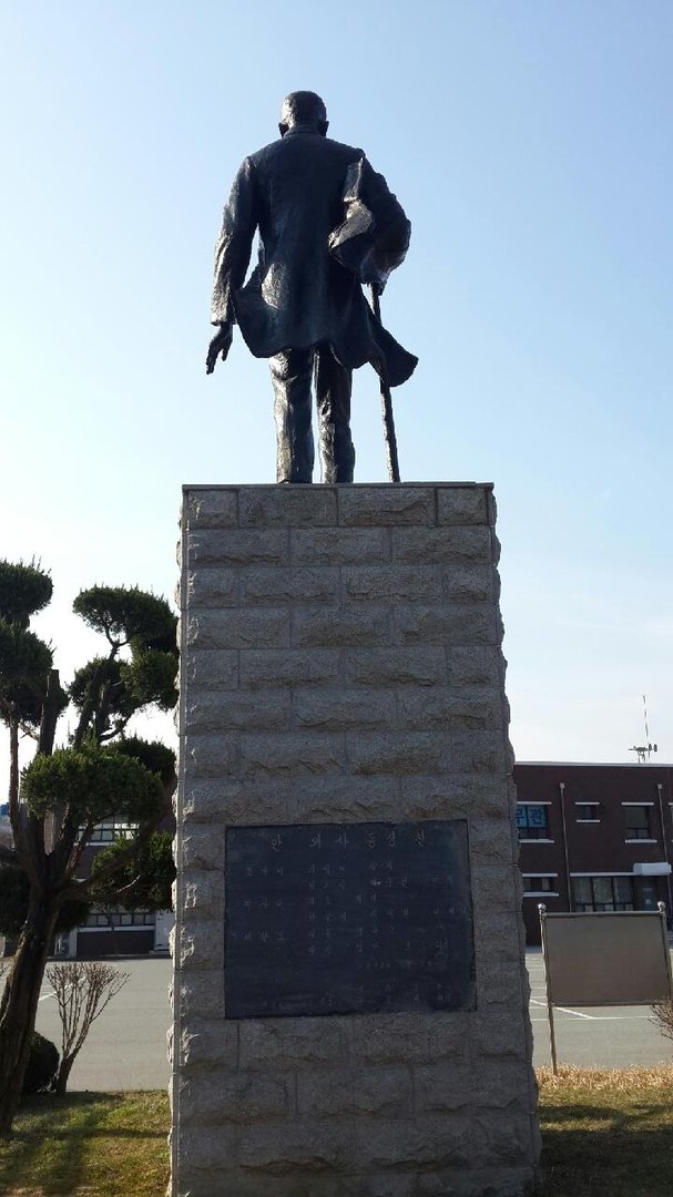 안중근의사 동상(장성) 사진