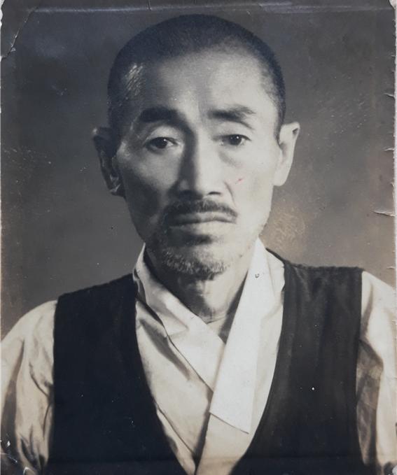 권윤필 사진