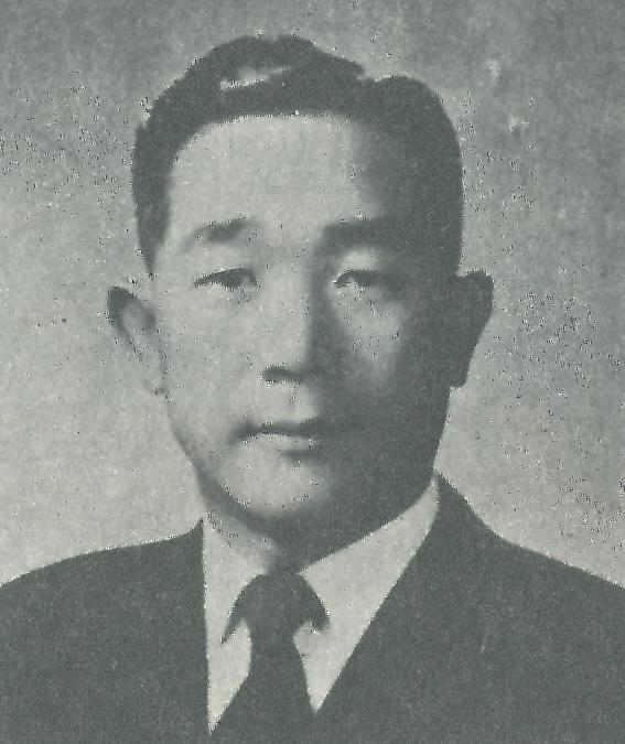 김신 사진