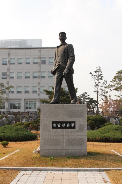 안중근장군 동상