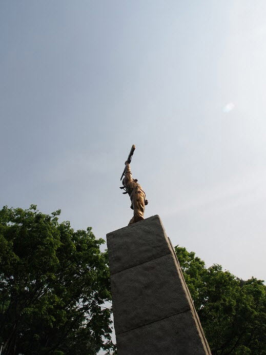 유격 백마부대 충혼탑