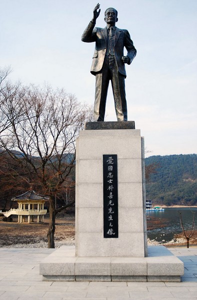 애국지사 박희광선생 동상