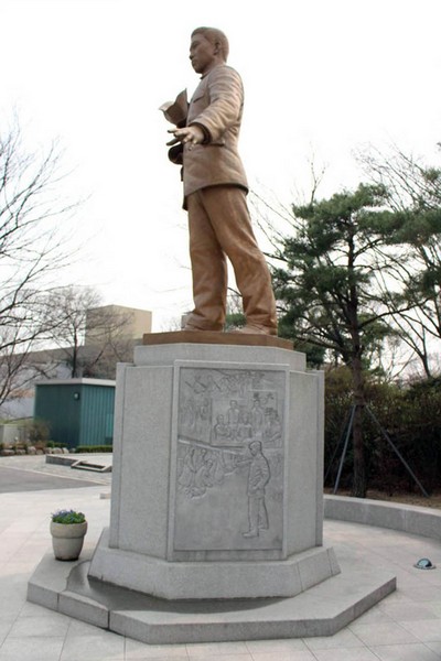 안중근의사 동상