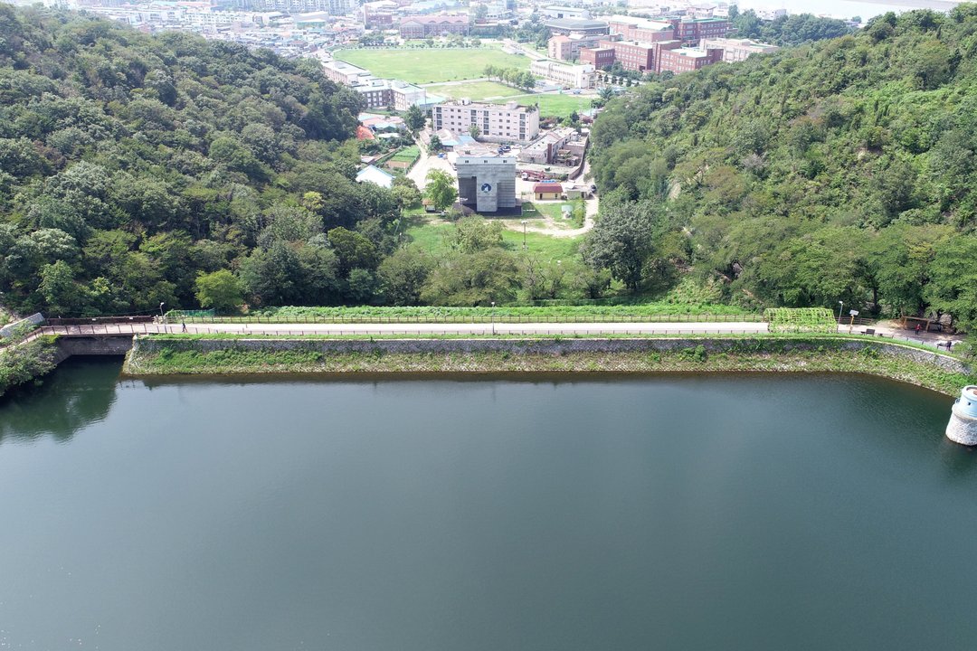 군산 구 제1수원지 제방
