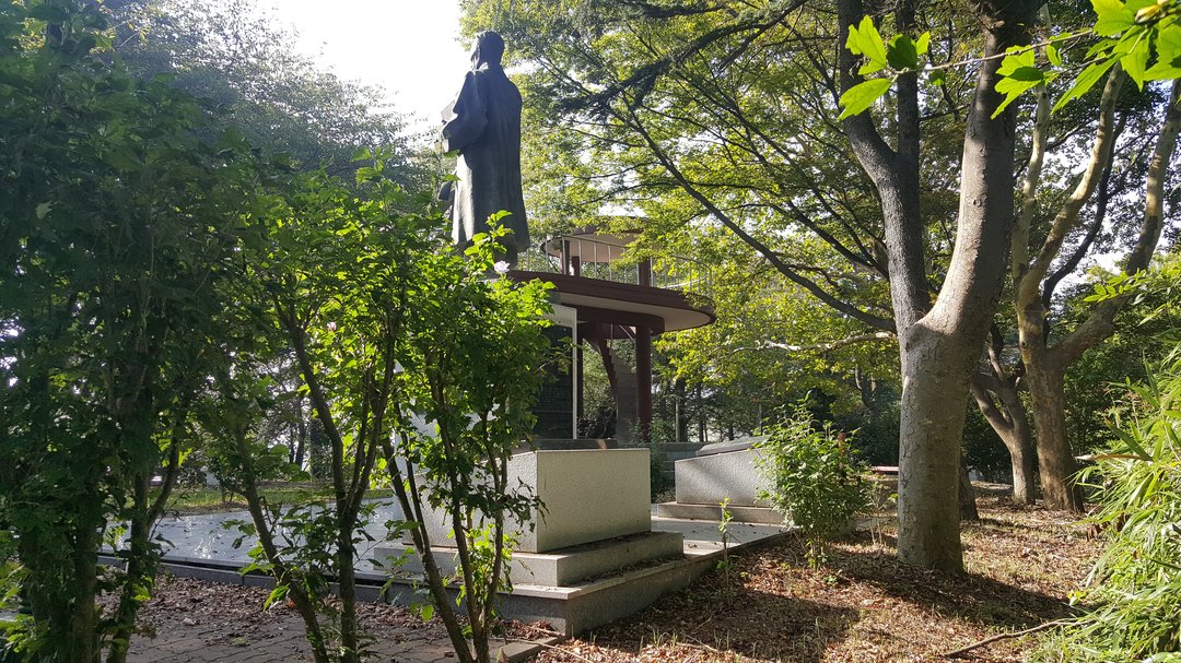 애국지사 춘고 이인식선생 동상 사진