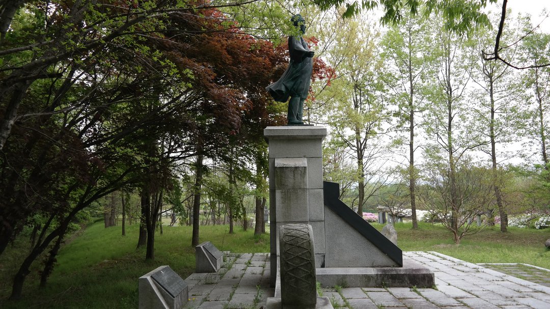 권석도의병장 동상 사진