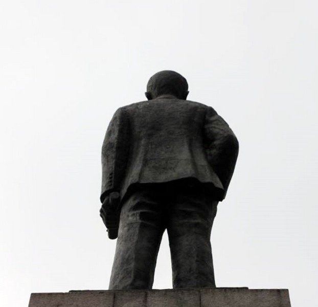 일성 이준열사 동상 사진