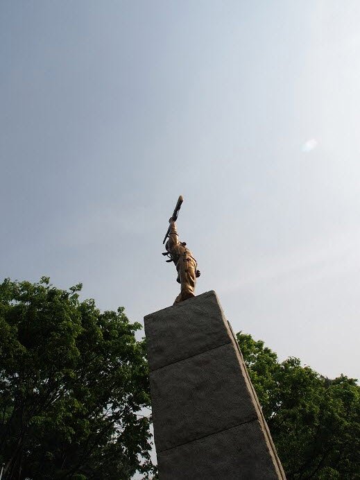 유격 백마부대 충혼탑 사진