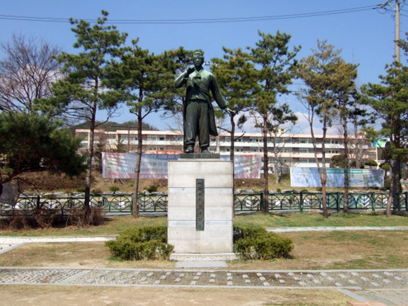 이수흥열사 동상 사진