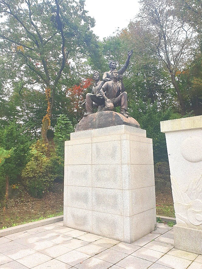 충혼탑(성남) 사진