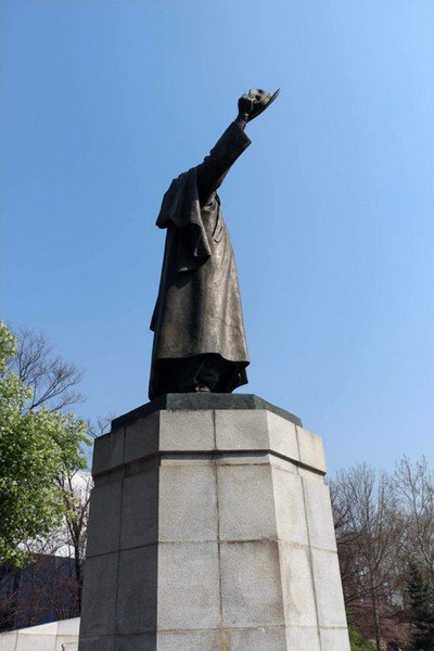 고하 송진우선생 동상 사진