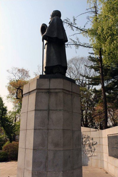 고하 송진우선생 동상 사진