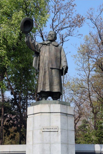 고하 송진우선생 동상 사진