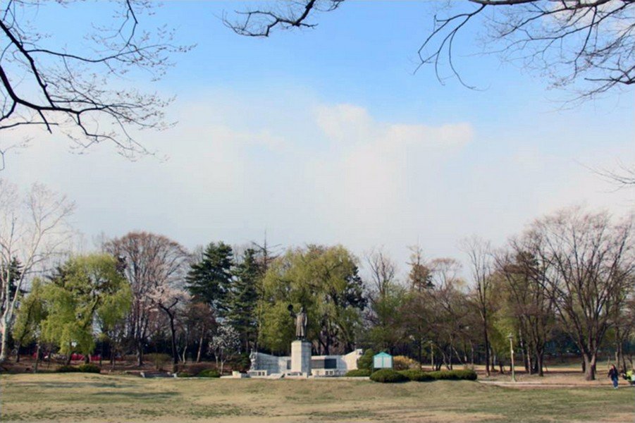 고하 송진우선생 동상 사진