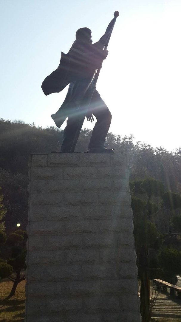 안중근의사 동상(장성) 사진